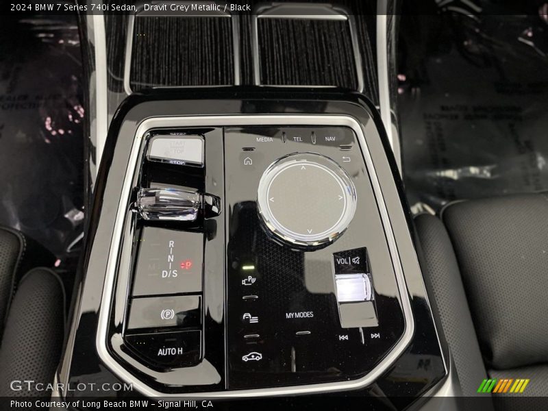  2024 7 Series 740i Sedan 8 Speed Automatic Shifter