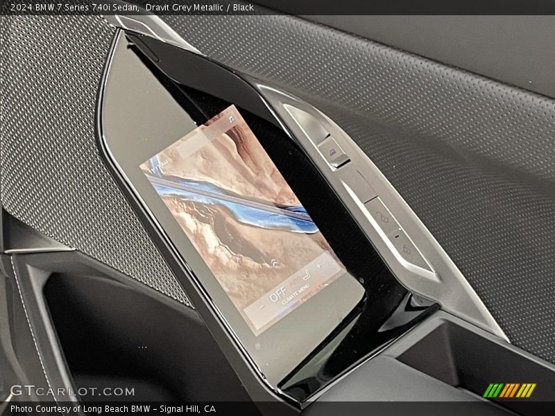 Door Panel of 2024 7 Series 740i Sedan