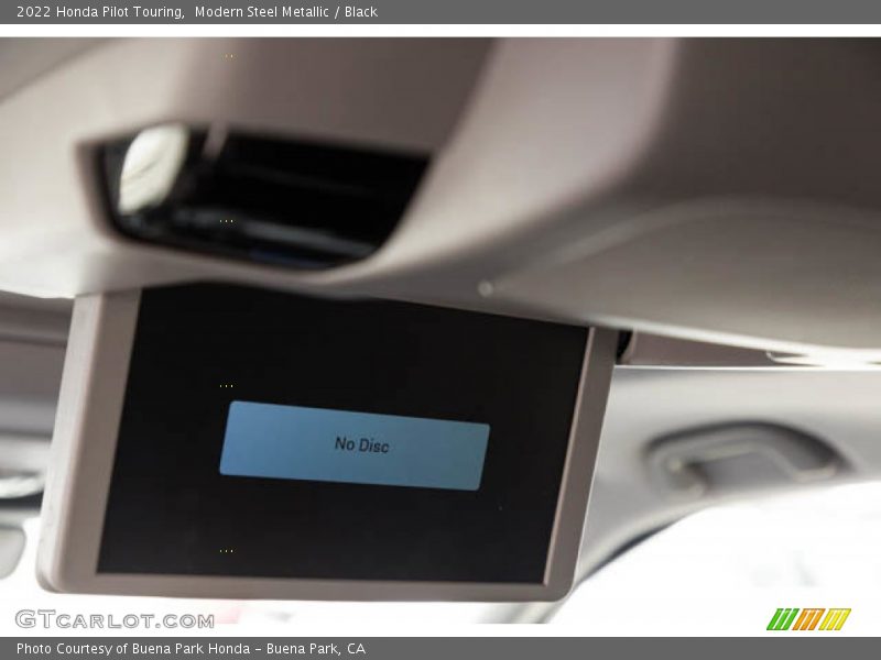 Modern Steel Metallic / Black 2022 Honda Pilot Touring