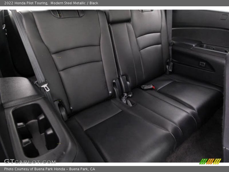 Modern Steel Metallic / Black 2022 Honda Pilot Touring