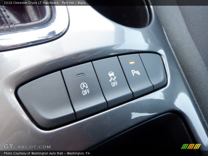 Controls of 2019 Cruze LT Hatchback