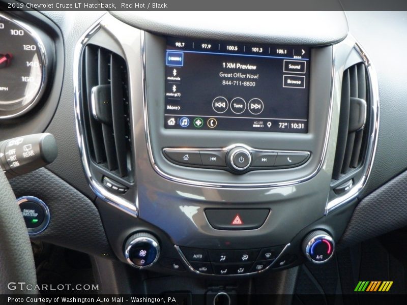 Controls of 2019 Cruze LT Hatchback