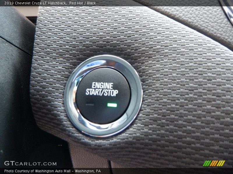 Controls of 2019 Cruze LT Hatchback