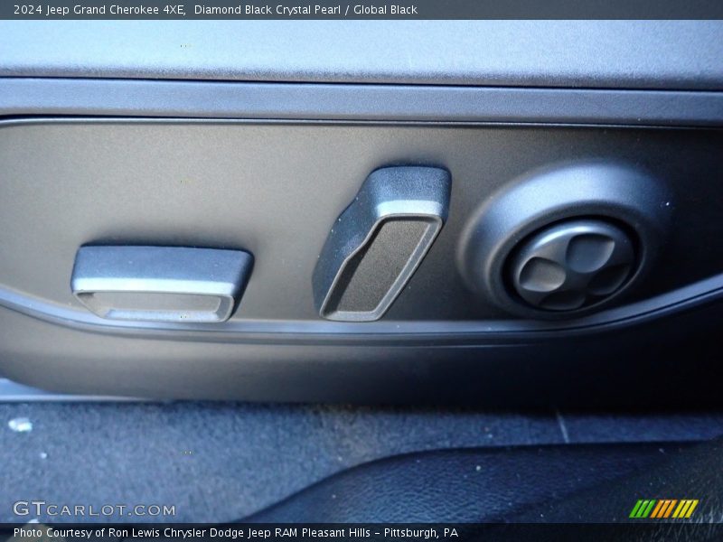 Front Seat of 2024 Grand Cherokee 4XE