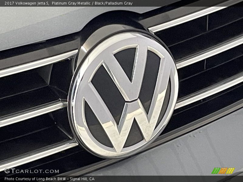 Platinum Gray Metallic / Black/Palladium Gray 2017 Volkswagen Jetta S