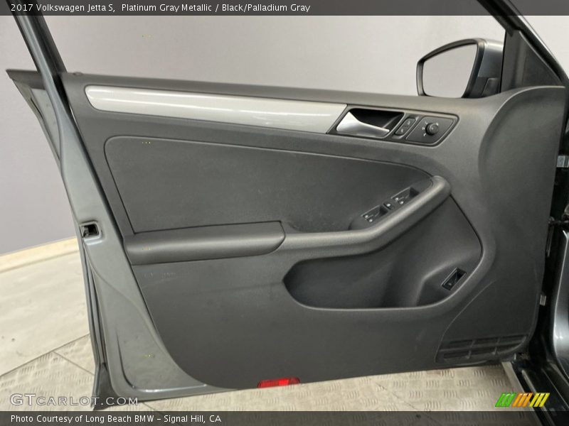 Door Panel of 2017 Jetta S