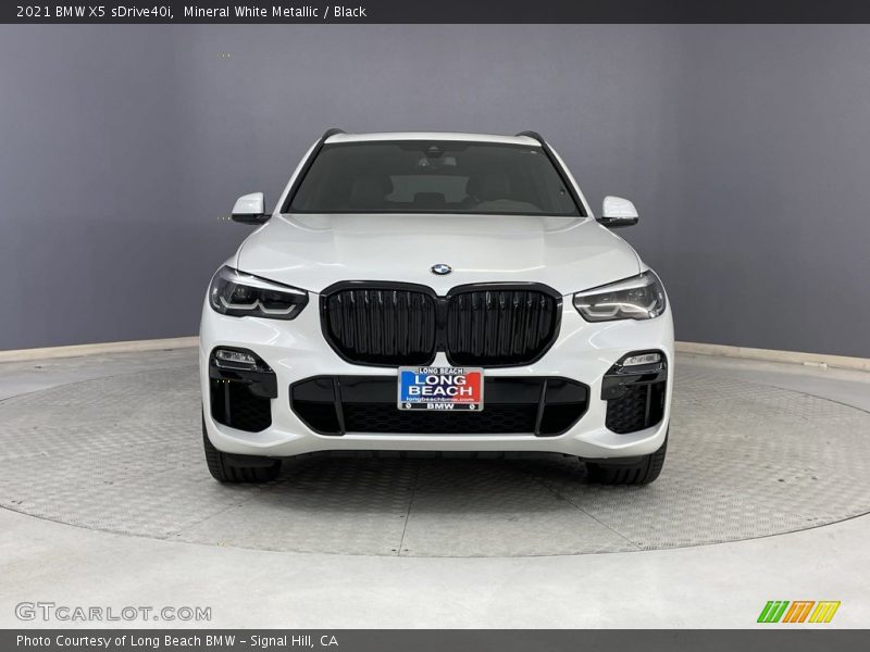 Mineral White Metallic / Black 2021 BMW X5 sDrive40i