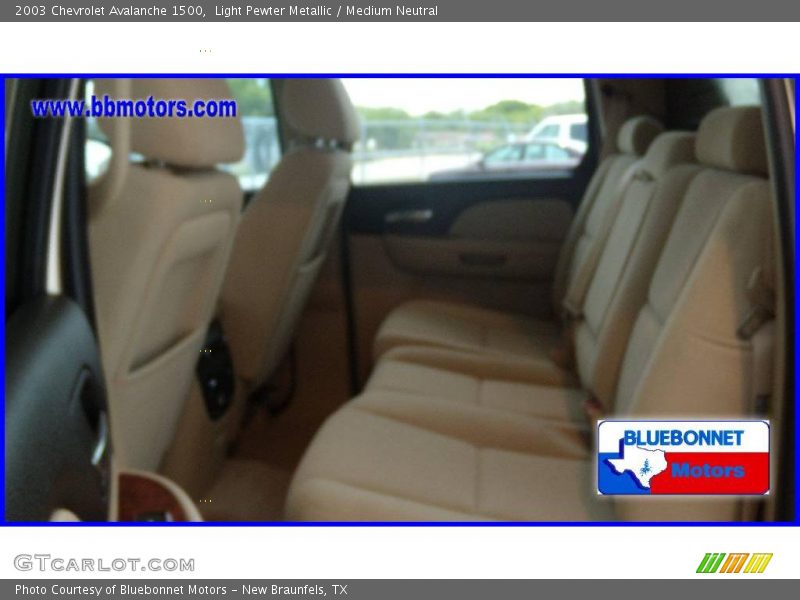 Light Pewter Metallic / Medium Neutral 2003 Chevrolet Avalanche 1500