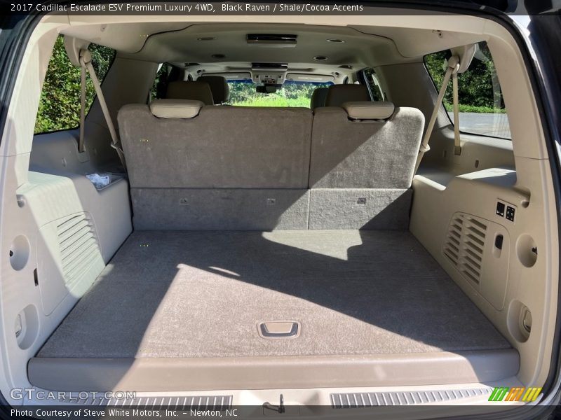  2017 Escalade ESV Premium Luxury 4WD Trunk