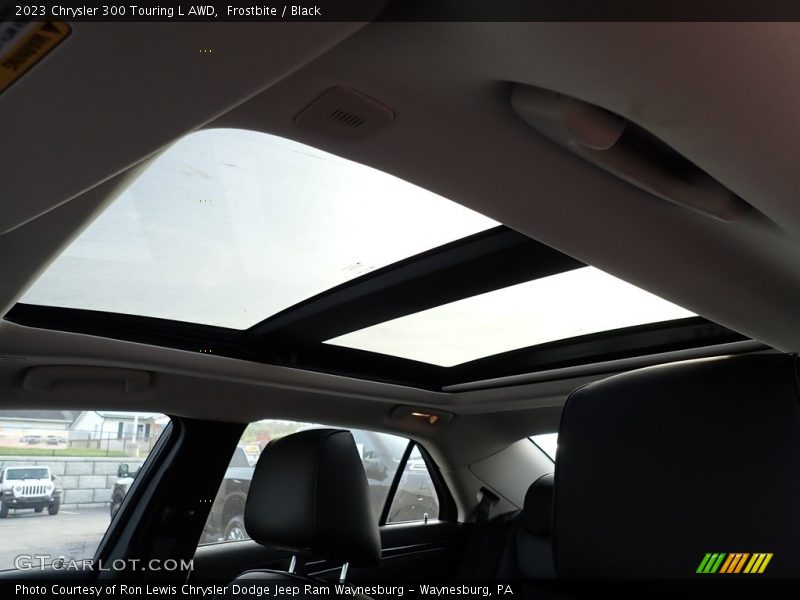 Frostbite / Black 2023 Chrysler 300 Touring L AWD