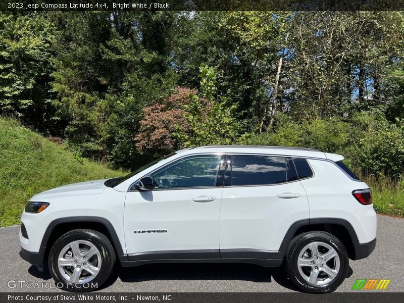  2023 Compass Latitude 4x4 Bright White