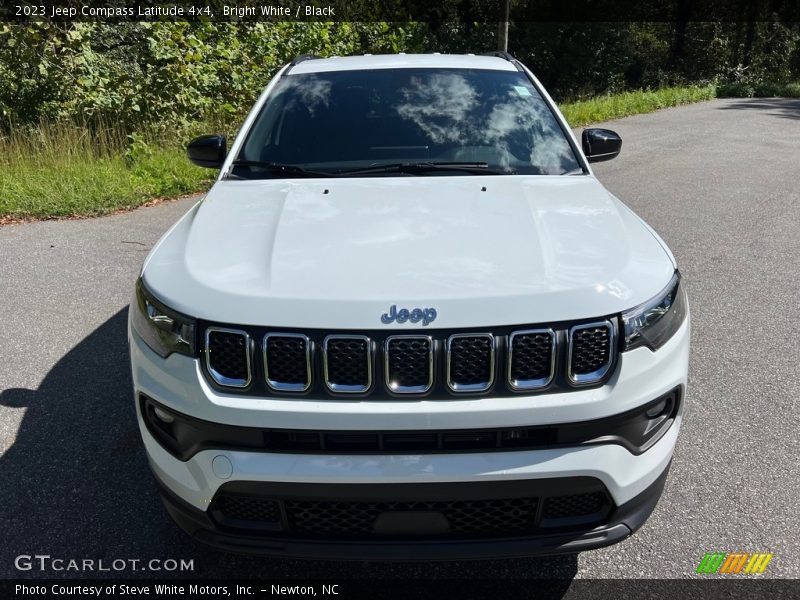  2023 Compass Latitude 4x4 Bright White