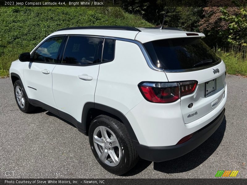  2023 Compass Latitude 4x4 Bright White