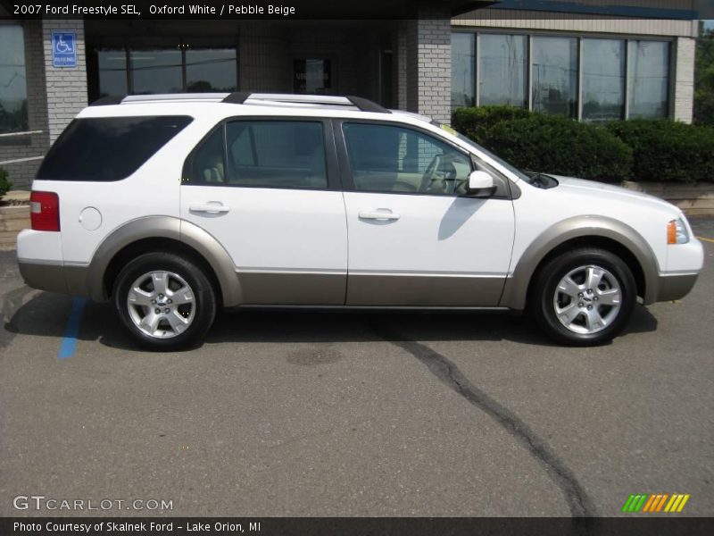 Oxford White / Pebble Beige 2007 Ford Freestyle SEL