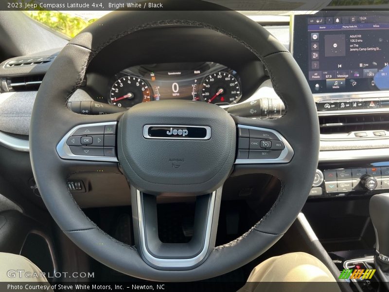  2023 Compass Latitude 4x4 Steering Wheel