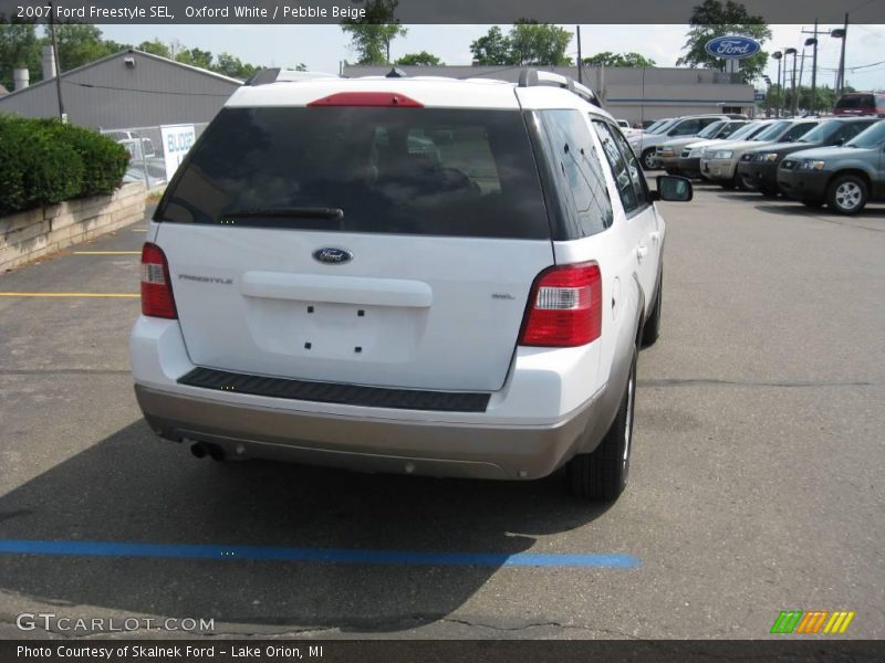 Oxford White / Pebble Beige 2007 Ford Freestyle SEL