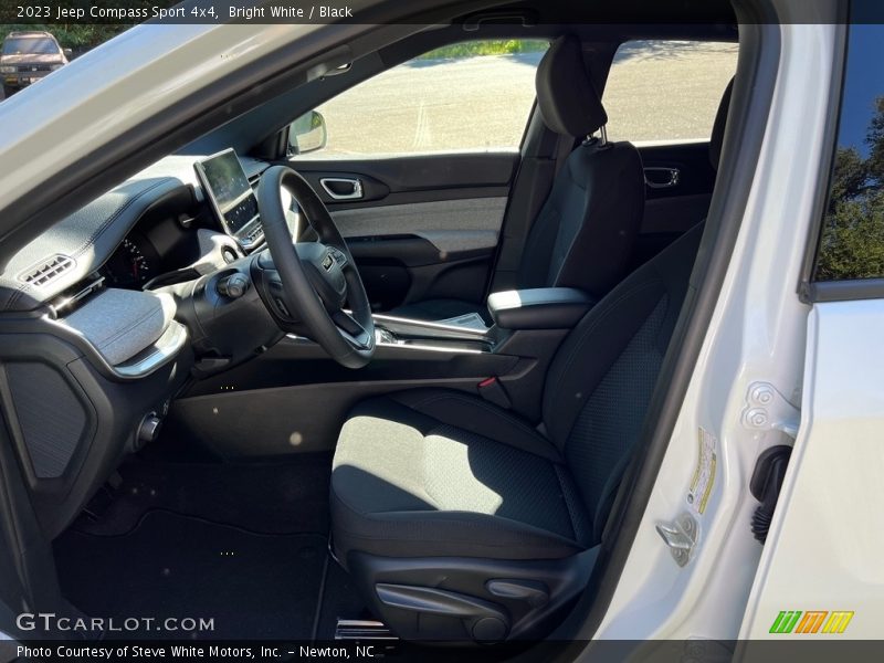 Bright White / Black 2023 Jeep Compass Sport 4x4