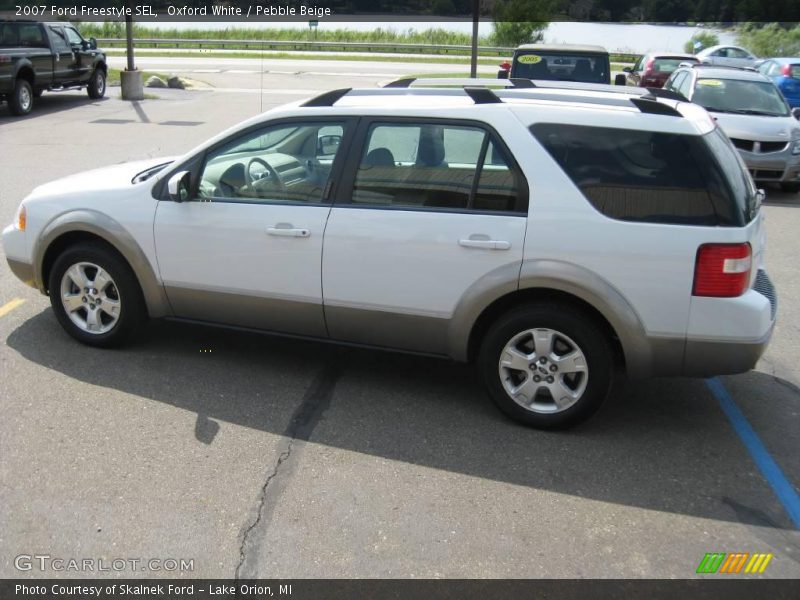 Oxford White / Pebble Beige 2007 Ford Freestyle SEL