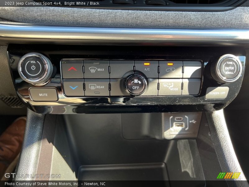 Bright White / Black 2023 Jeep Compass Sport 4x4