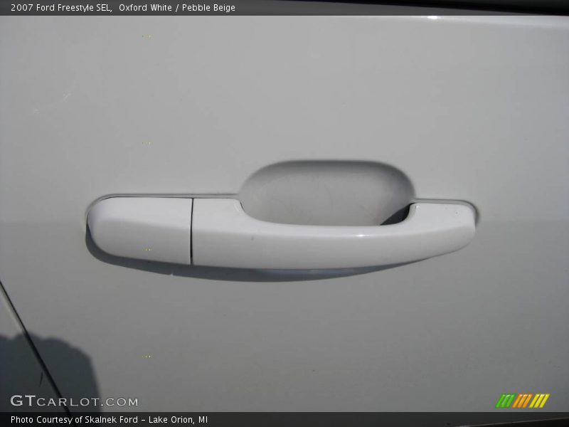 Oxford White / Pebble Beige 2007 Ford Freestyle SEL