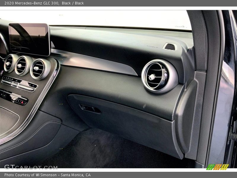 Black / Black 2020 Mercedes-Benz GLC 300