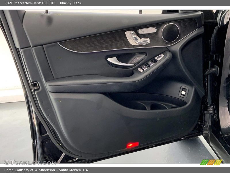 Black / Black 2020 Mercedes-Benz GLC 300