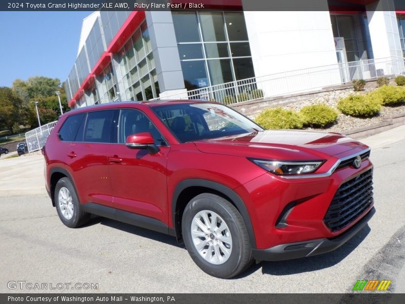 Front 3/4 View of 2024 Grand Highlander XLE AWD