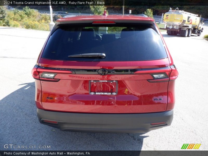 Ruby Flare Pearl / Black 2024 Toyota Grand Highlander XLE AWD
