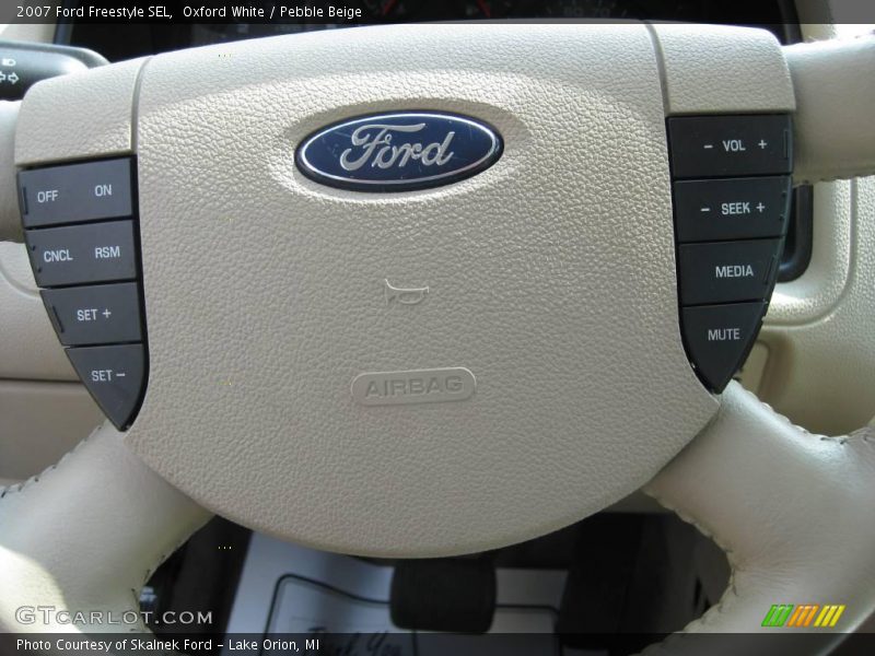 Oxford White / Pebble Beige 2007 Ford Freestyle SEL