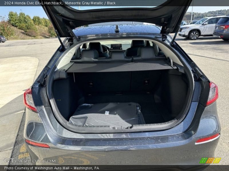  2024 Civic EX-L Hatchback Trunk