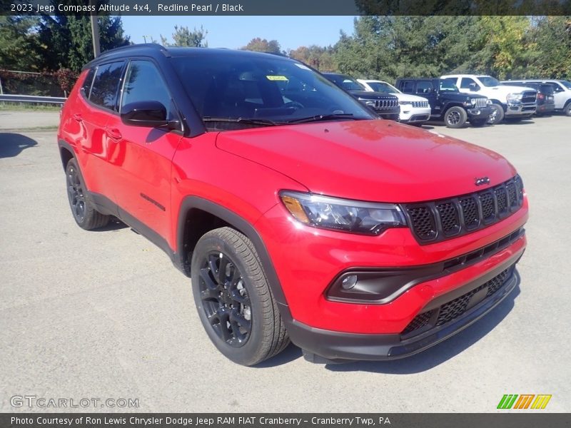 Front 3/4 View of 2023 Compass Altitude 4x4