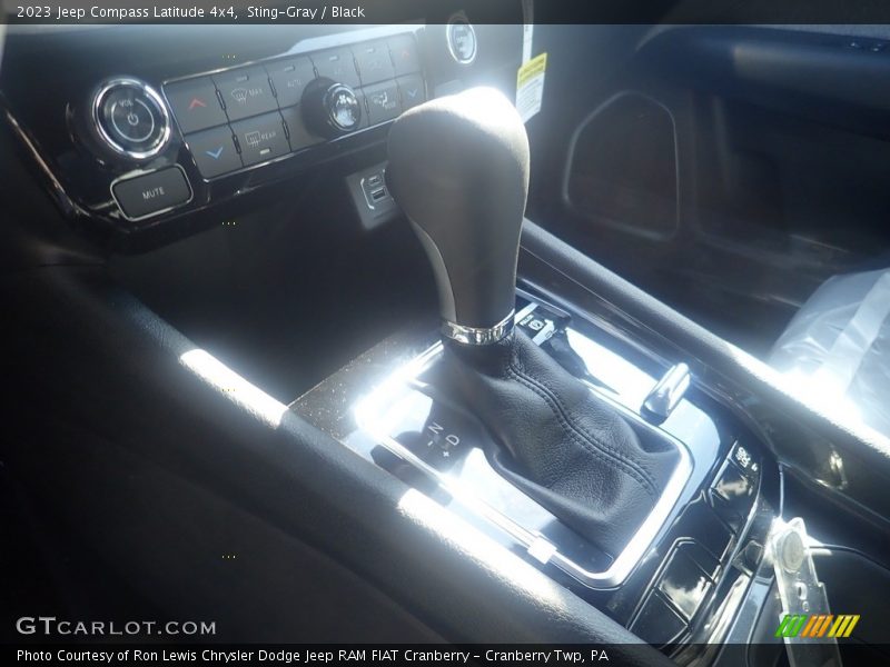 Sting-Gray / Black 2023 Jeep Compass Latitude 4x4
