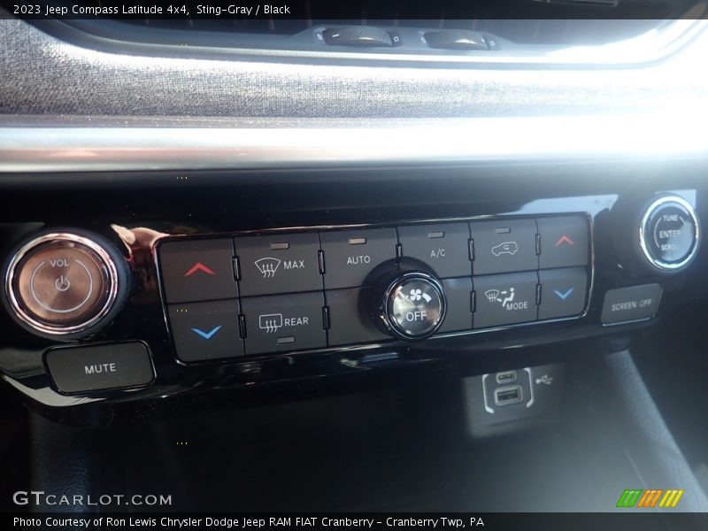 Sting-Gray / Black 2023 Jeep Compass Latitude 4x4