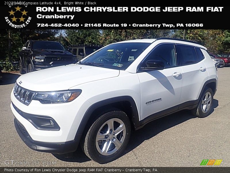 Bright White / Black 2023 Jeep Compass Latitude 4x4