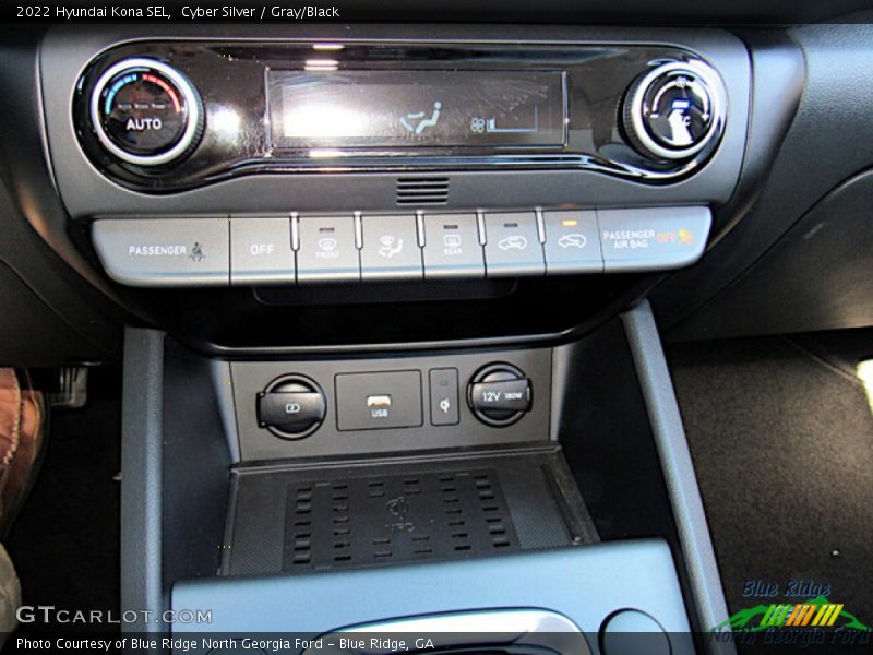 Controls of 2022 Kona SEL