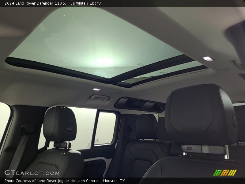 Sunroof of 2024 Defender 110 S
