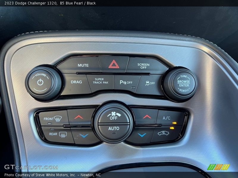 Controls of 2023 Challenger 1320
