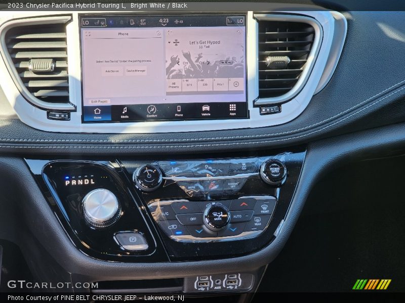 Bright White / Black 2023 Chrysler Pacifica Hybrid Touring L