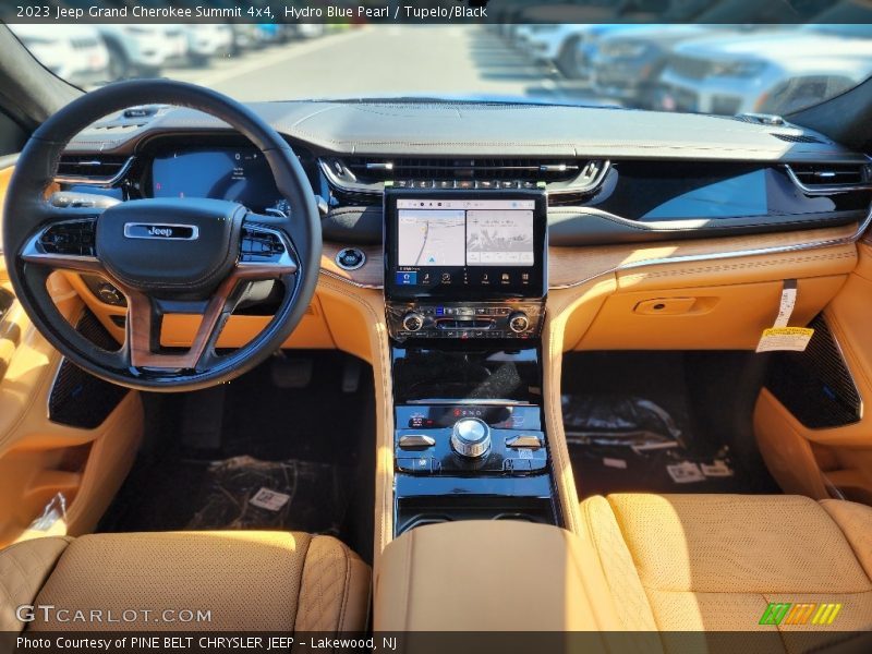 Front Seat of 2023 Grand Cherokee Summit 4x4