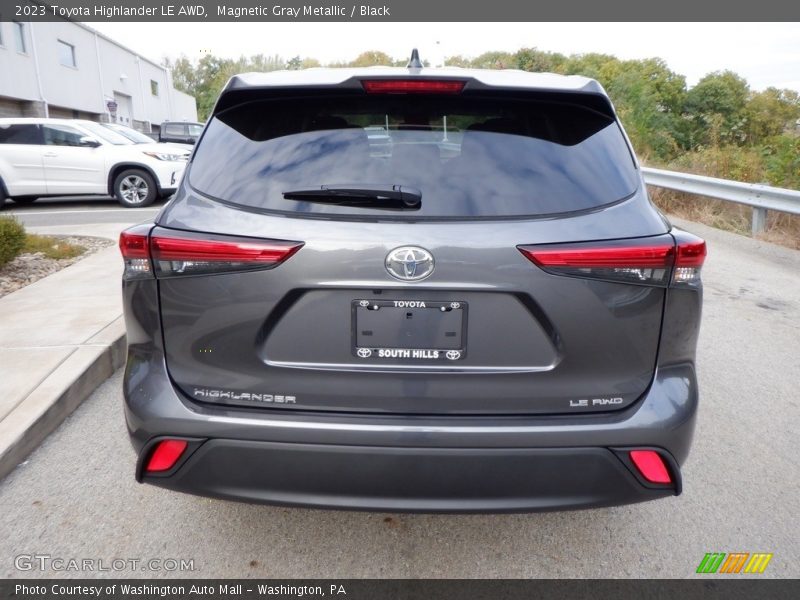 Magnetic Gray Metallic / Black 2023 Toyota Highlander LE AWD