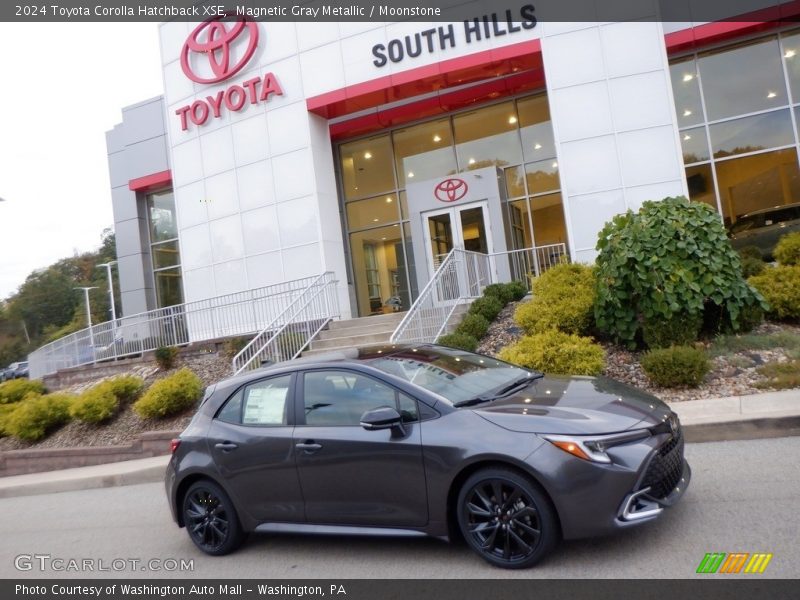 Magnetic Gray Metallic / Moonstone 2024 Toyota Corolla Hatchback XSE
