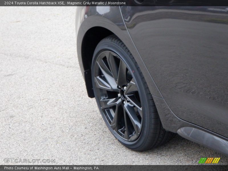 Magnetic Gray Metallic / Moonstone 2024 Toyota Corolla Hatchback XSE
