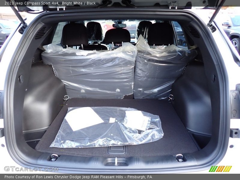 Bright White / Black 2023 Jeep Compass Sport 4x4