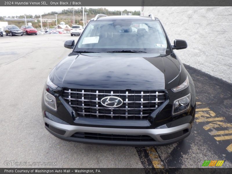 Onyx Black / Black 2024 Hyundai Venue SEL