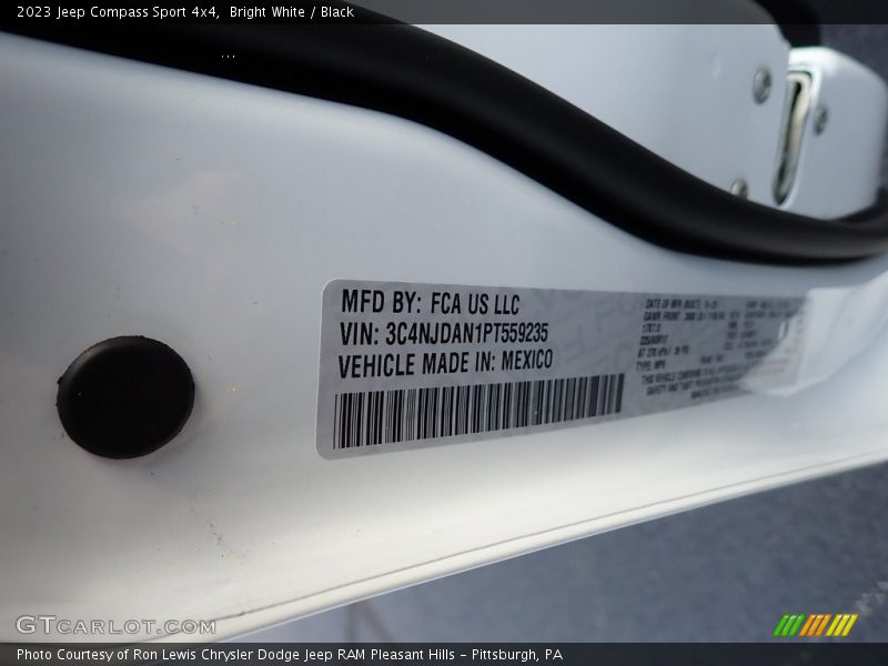 Bright White / Black 2023 Jeep Compass Sport 4x4