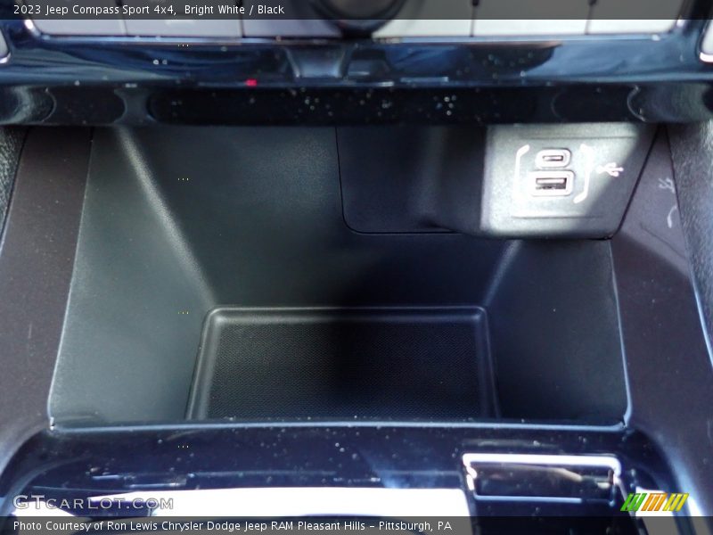 Bright White / Black 2023 Jeep Compass Sport 4x4