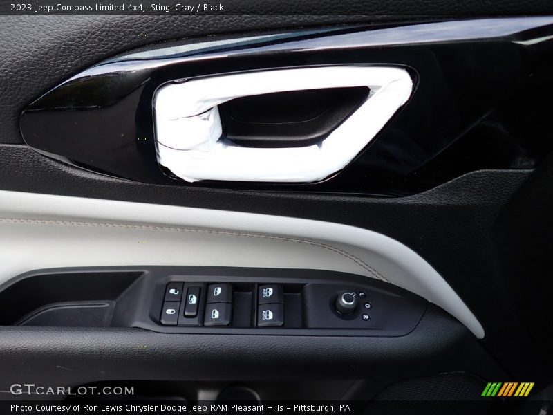 Sting-Gray / Black 2023 Jeep Compass Limited 4x4