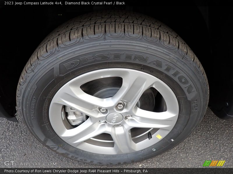 Diamond Black Crystal Pearl / Black 2023 Jeep Compass Latitude 4x4
