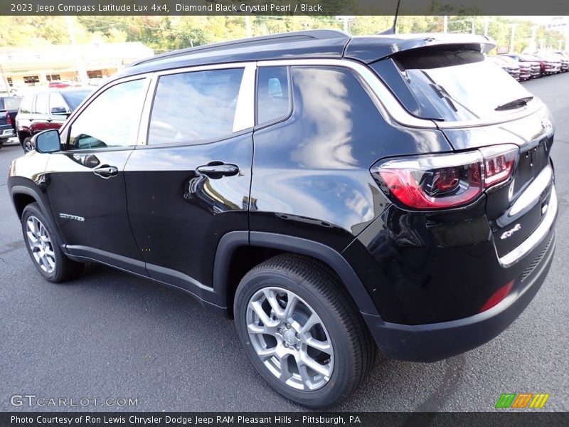  2023 Compass Latitude Lux 4x4 Diamond Black Crystal Pearl