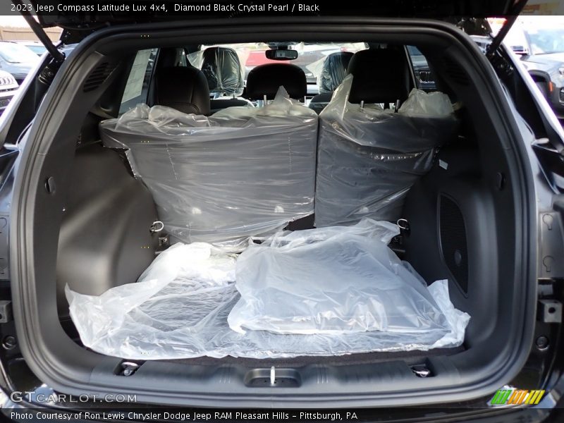  2023 Compass Latitude Lux 4x4 Trunk